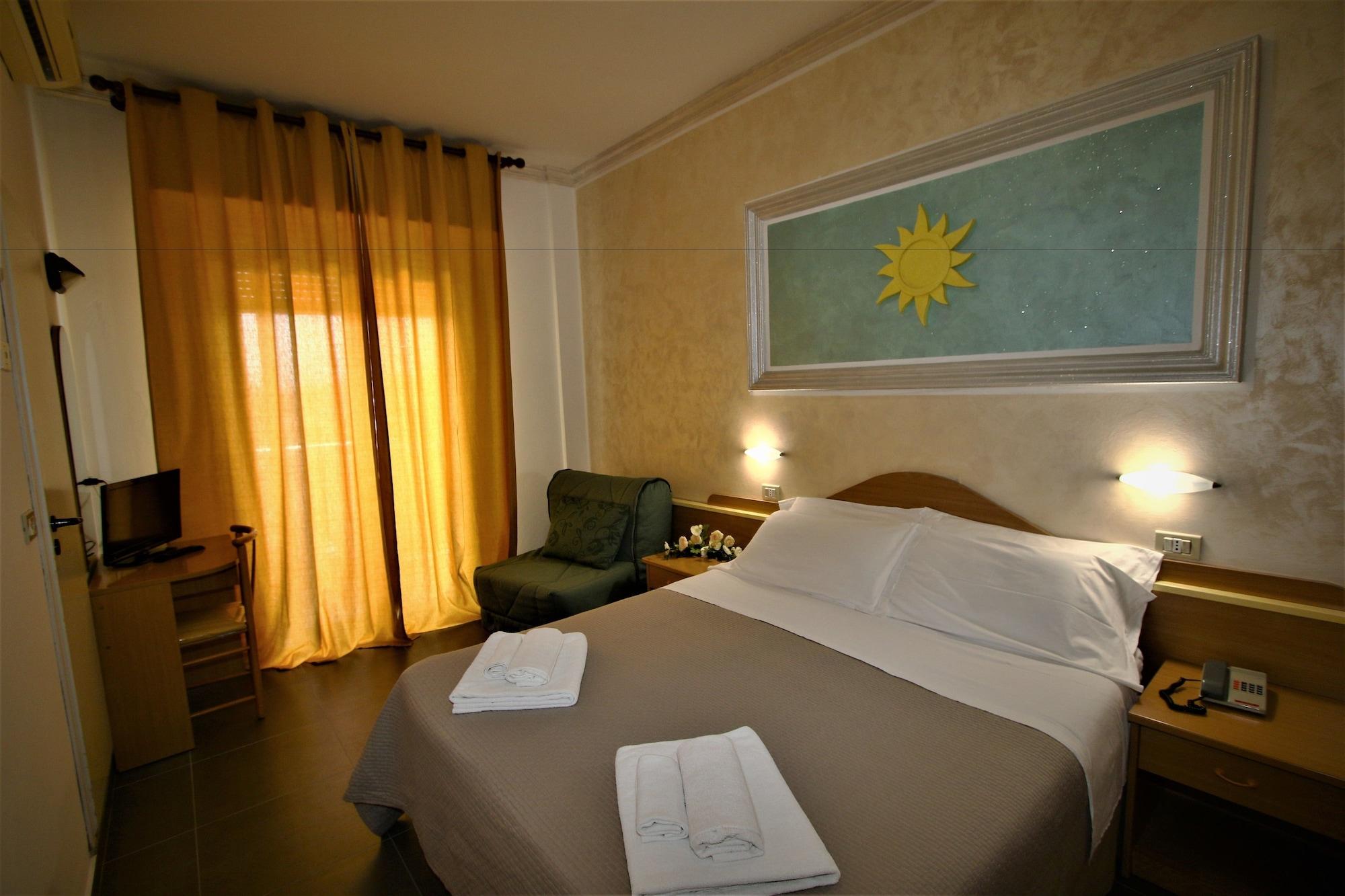 Hotel De Amicis Riccione Bagian luar foto