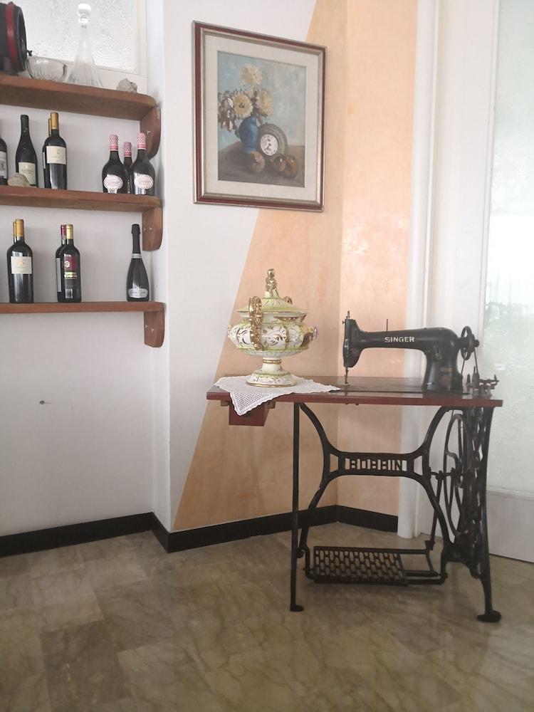 Hotel De Amicis Riccione Bagian luar foto