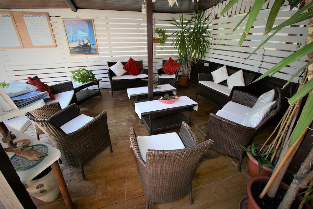 Hotel De Amicis Riccione Bagian luar foto