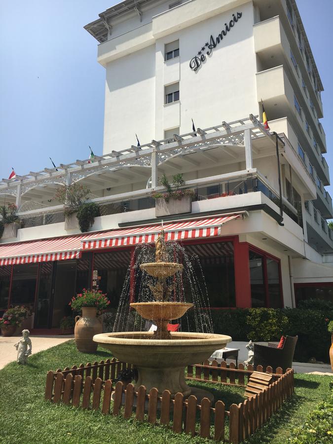 Hotel De Amicis Riccione Bagian luar foto