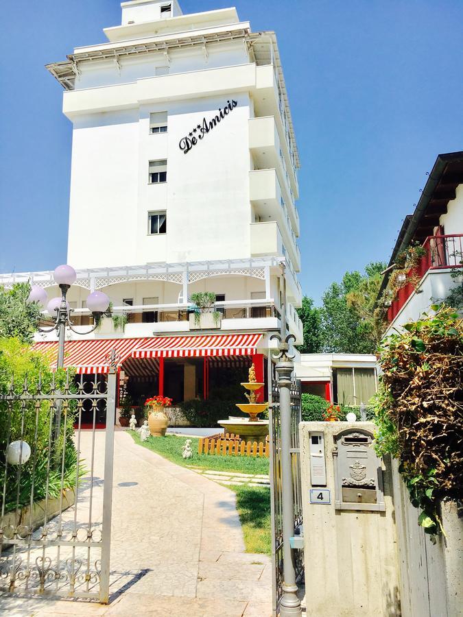 Hotel De Amicis Riccione Bagian luar foto